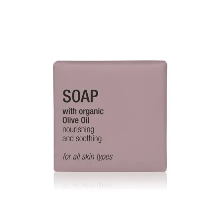 La linea cortesia SOLID.O è ecofriendly e sostenibile, offre formule ultra delicate, senza siliconi e parabeni, a pH neutro.